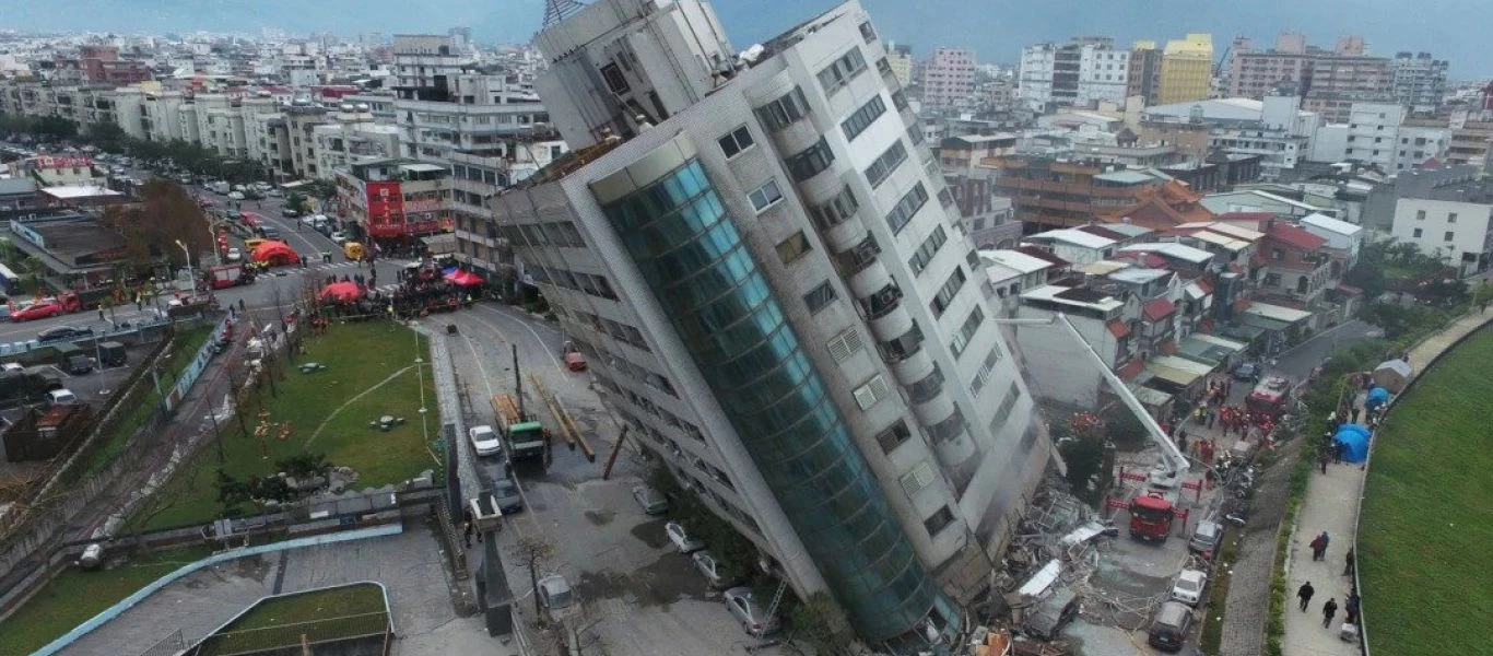 Ταιβάν: Γλίτωσε από βέβαιο θάνατο για ελάχιστα μέτρα (βίντεο)